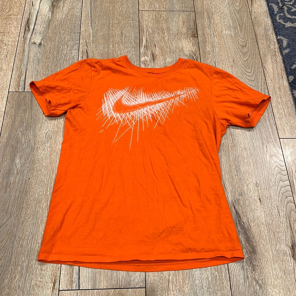 Nike tee
